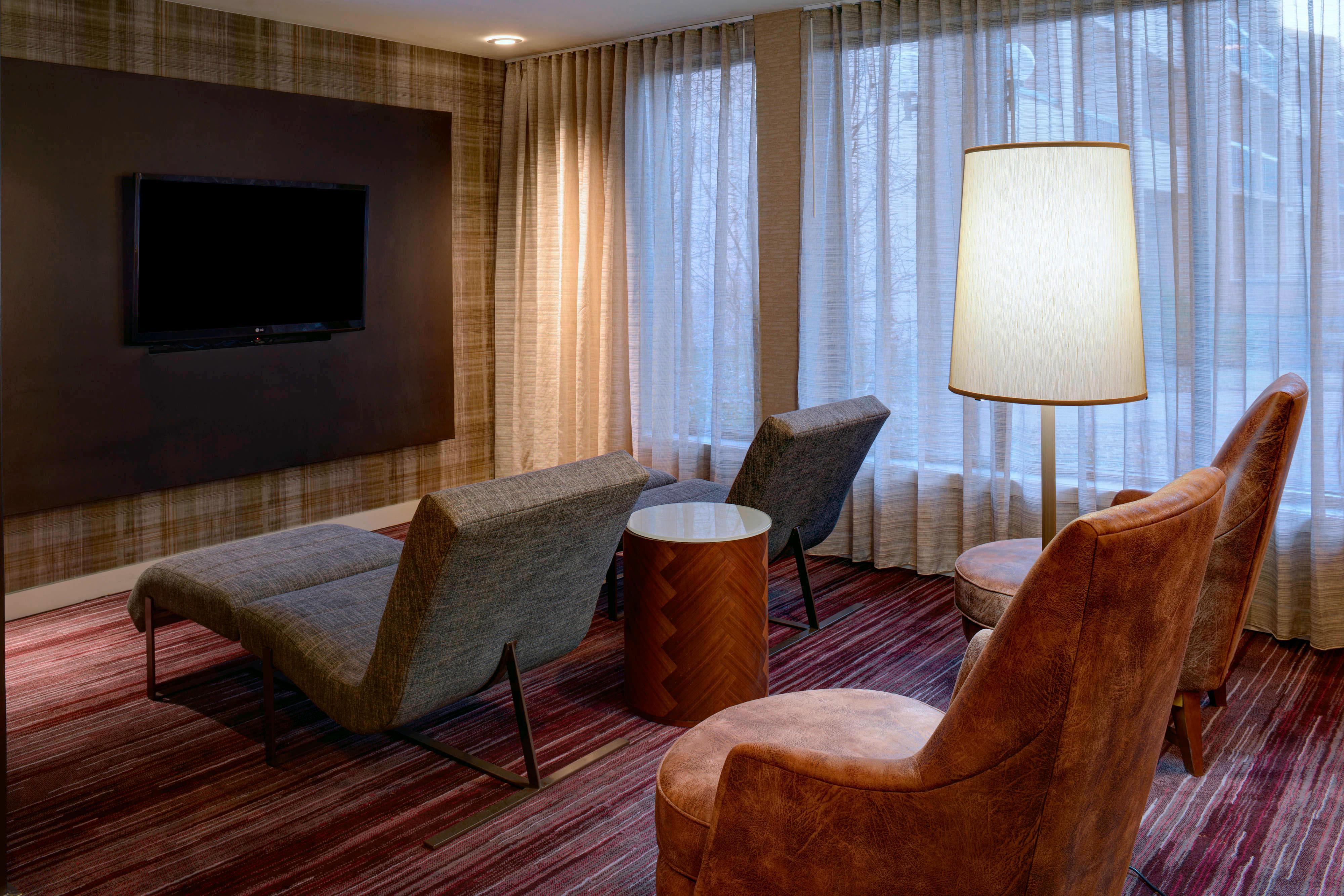 Sonesta Select Kansas Airport Tiffany Springs Hotel 3*