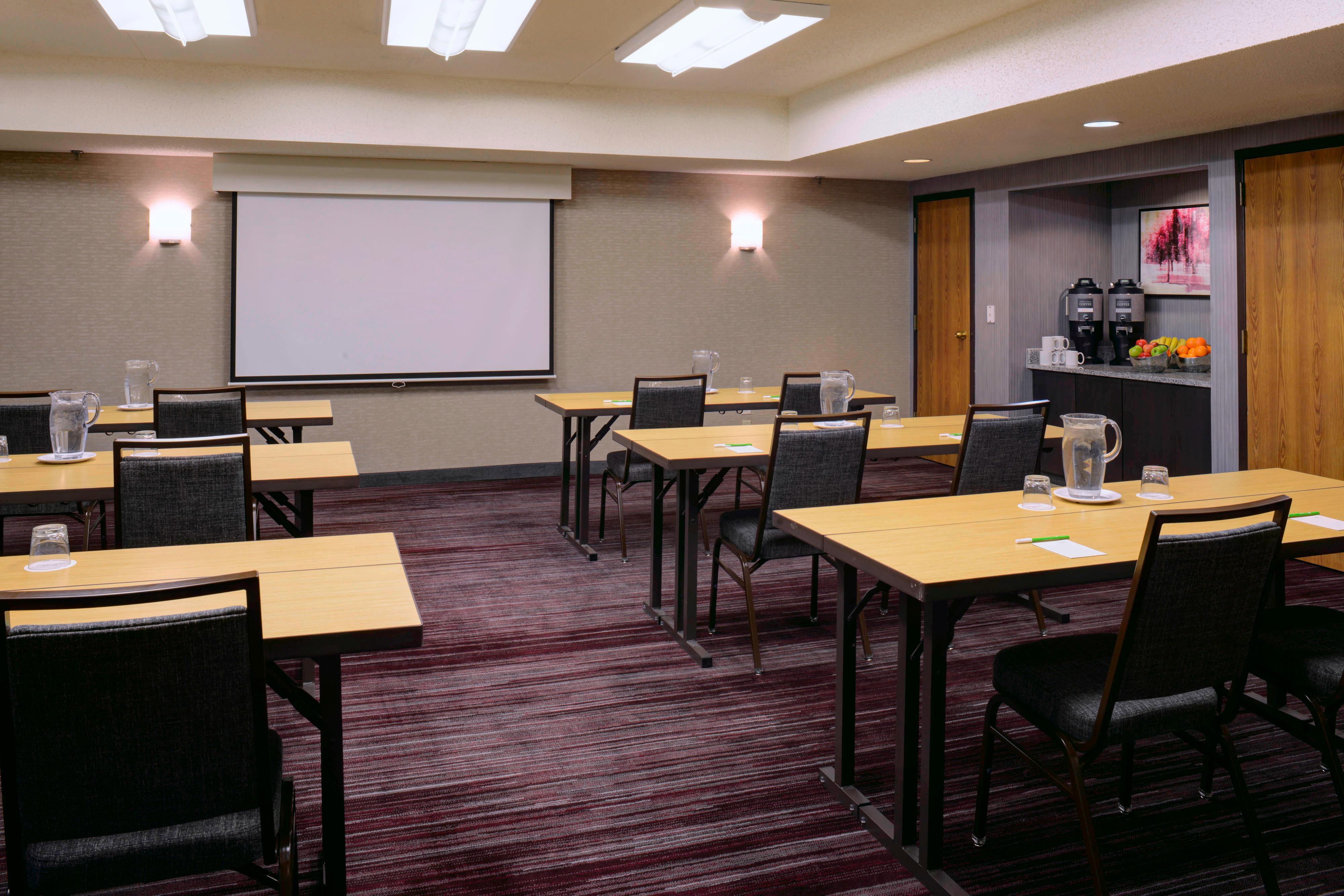 Sonesta Select Kansas Airport Tiffany Springs Hotel Kansas City